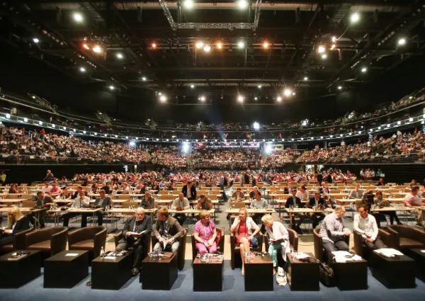 FORUM ONE – didžiausia verslo ir lyderystės konferencija Vidurio Europoje