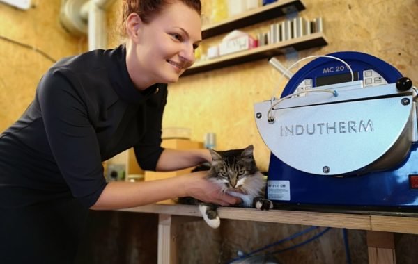 Jauna juvelyrė svajonę kurti apgyvendino mamos pirtyje