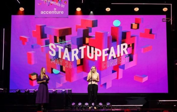Startuolis „Whelp“ iškovojo geriausiojo titulą „Startup Fair“ startuolių konkurse „Pitch Battle“