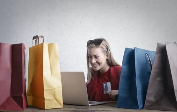 El. komercijos tendencijų laikymasis leidžia verslui išlikti ant bangos, o išsilaikyti – finansų disciplina