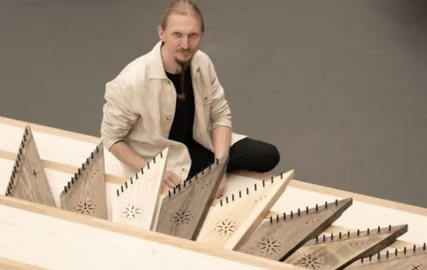 Įkvėptas tėčio, gitaristas rokeris ėmėsi gaminti kankles