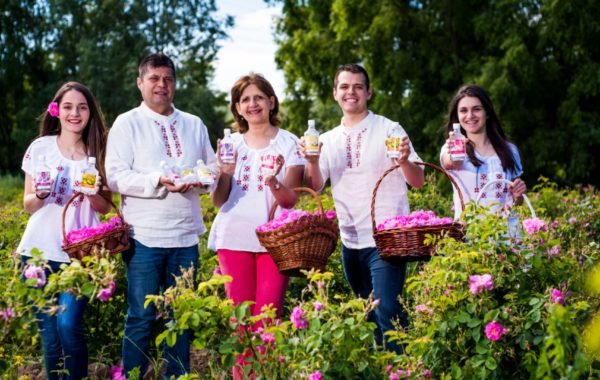 Tėvų ūkininkavimas Bulgarijoje subrandino ekologiškos kosmetikos idėją