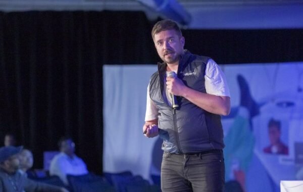 STARTUOLIO SĖKMĖS KODAS: KAIP „HOPERFY“ PER METUS PAVIRTO GLOBALIU ŽAIDĖJU