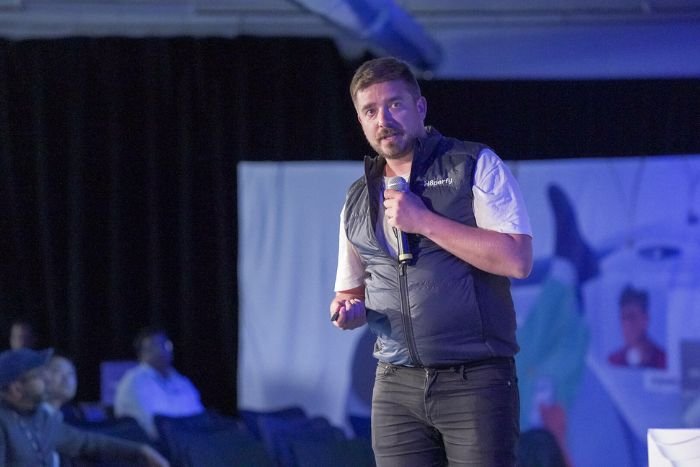 STARTUOLIO SĖKMĖS KODAS: KAIP „HOPERFY“ PER METUS PAVIRTO GLOBALIU ŽAIDĖJU