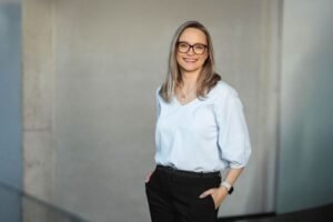2025 M. PIRMĄJĮ PUSMETĮ LIETUVOS STARTUOLIAI SUMOKĖJO 20 % DAUGIAU MOKESČIŲ, ATLYGINIMAI PASIEKĖ 4,6 TŪKST. EUR/MĖN.
