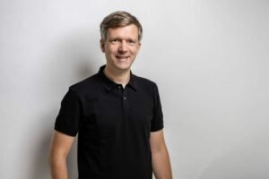 „BIFINITY“ VADOVAS: JEI ŠIMTAI MILIJONŲ ŽMONIŲ NEMATYTŲ BITKOINO VERTĖS, JO BURBULAS JAU SENIAI BŪTŲ SUBLIUŠKĘS