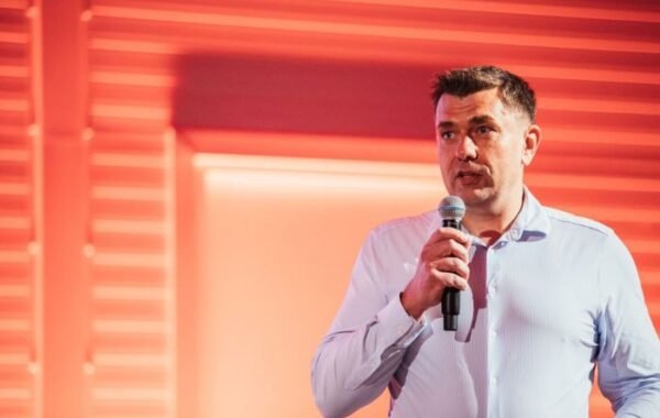 SKAYLINK GRUPĘ ĮSIGIJO VODAFONE