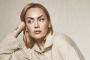 SIMONA NAINĖ: „KARTAIS TEREIKIA MAŽYČIO PASKATINIMO“ – KONFERENCIJOJE „MOTERS PINIGAI“ LAUKIA ĮKVEPIANČIOS ISTORIJOS