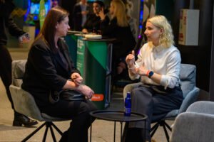 Moters pinigai 2026 Mark2 (300)