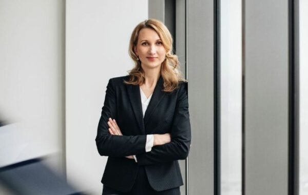 OBLIGACIJOS IR SUTELKTINIS FINANSAVIMAS: KUR SLYPI TIKROJI RIZIKA INVESTUOTOJAMS?