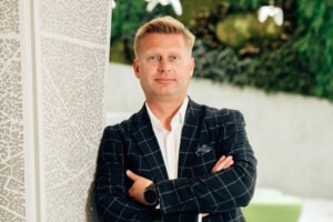 NEMATOMAS, BET UŽUODŽIAMAS PIRMASIS ĮSPŪDIS: KOMFORTĄ, SVETINGUMĄ IR JAUKUMĄ KURIANTIS KVAPAS